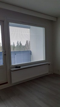 1 h + kk (28,5 m²) vaatehuoneella ja lasitetulla parvekkeella